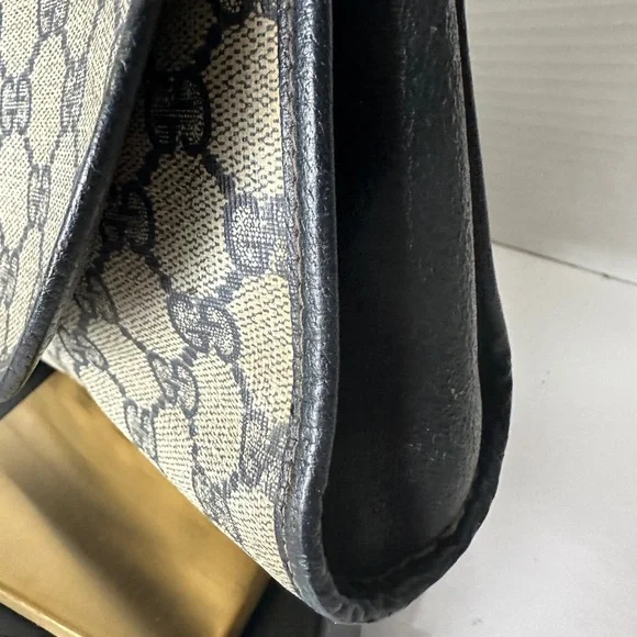 ✋🛑PRICE DROP ✋🛑Authentic Gucci Leather Clutch Crossbody/Shoulder Bag Gucci. - Picture 7 of 17